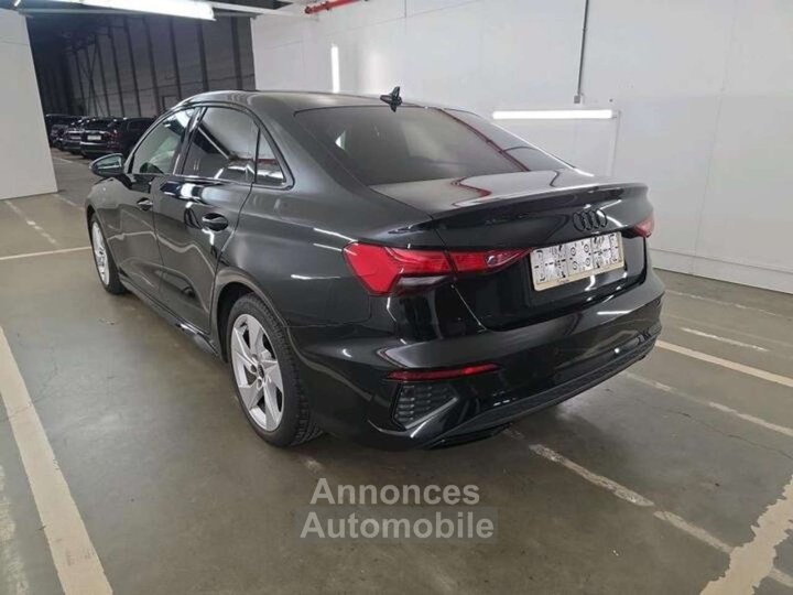 Audi A3 30TFSI Sedan SLine Stronic - 4