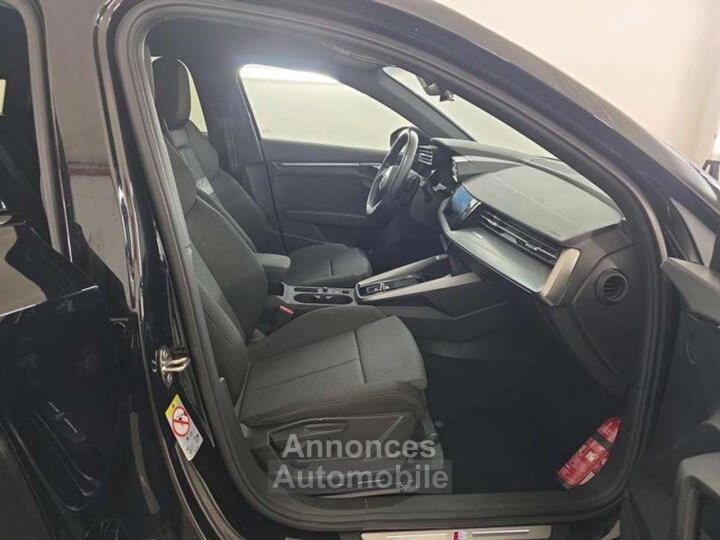 Audi A3 30TFSI Sedan SLine Stronic - 8