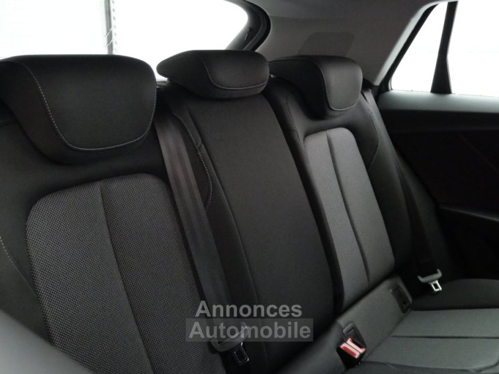 Audi Q2 35 TFSI 150 S tronic 7 Design - 8