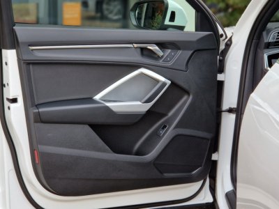 Audi Q3 35 TDI 150 ch S tronic 7 Design   - 5