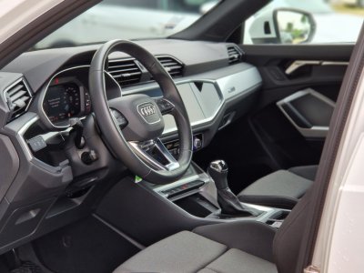 Audi Q3 35 TDI 150 ch S tronic 7 Design   - 24