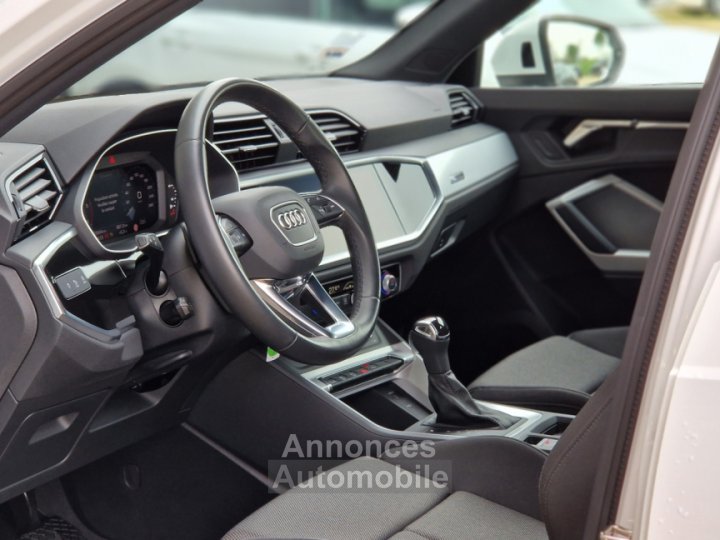 Audi Q3 35 TDI 150 ch S tronic 7 Design - 24