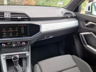 Audi Q3 35 TDI 150 ch S tronic 7 Design   - 32
