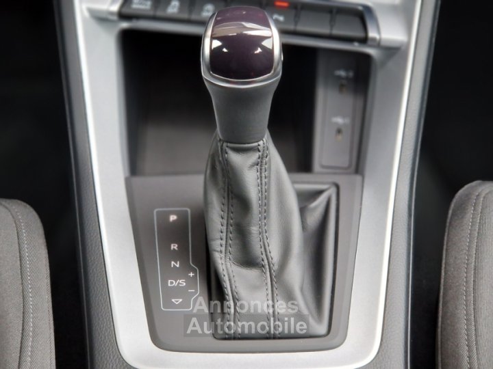 Audi Q3 35 TDI 150 ch S tronic 7 Design - 43
