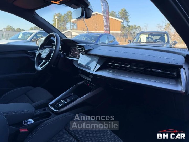 Audi A3 Sportback 35 15 TFSI 150 S-LINE / CARPLAY - 9