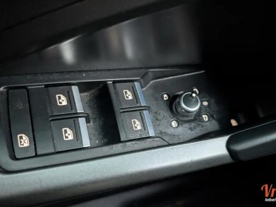 Audi Q3 20 35 TDI 150 S-LINE S-TRONIC BVA - 34