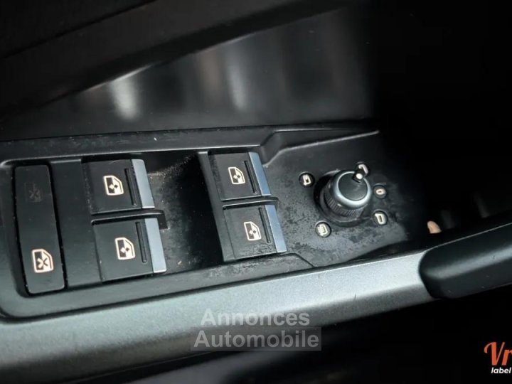 Audi Q3 20 35 TDI 150 S-LINE S-TRONIC BVA - 34