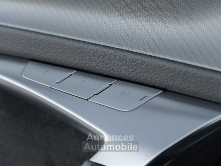 Audi RS6 40 V8 Quattro Lichte Vracht B&0 3D Pano - 17