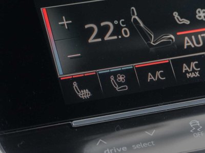 Audi RS6 40 V8 Quattro Lichte Vracht B&0 3D Pano - 23