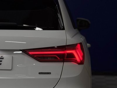 Audi Q3 Quattro 20 40 TDI 190 S-tronic7 S-Line - Véhicule français - 22