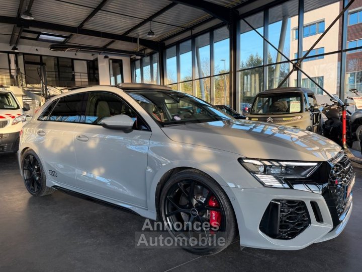 Audi RS3 Sportback MALUS PAYE Gris Nardo Echappement Sport Volant Alcantara Bang&Olufsen Si&egrave;ges RS Toit Ouvrant Pack Black Carplay 19P Garantie 6 ans 909-mois - 2