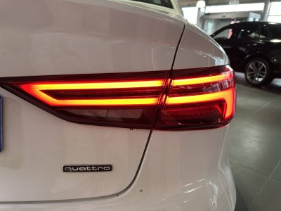 Audi A3 BERLINE Berline 20 TFSI 190 S tronic 7 Quattro Design Luxe - 15