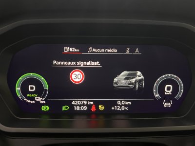 Audi Q4 E-Tron 40 204 ch 82 kWh S line - 32