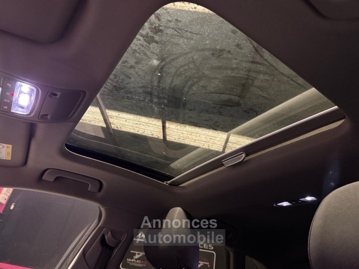 Audi A3 20 TDI 150 S-Tronic 7 Design Luxe Toit Ouvrant CarPlay Volant Méplat Garantie 12 Mois - 17