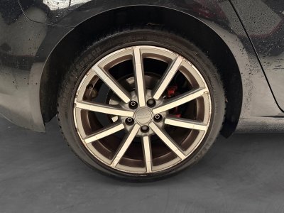 Audi A3 20 TDI 150 S-Tronic 7 Design Luxe Toit Ouvrant CarPlay Volant Méplat Garantie 12 Mois - 24