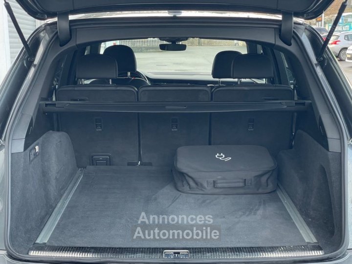 Audi Q7 55 tfsie v6 30l 381ch phev s-line quattro bva attelage carplay matrix led - 12