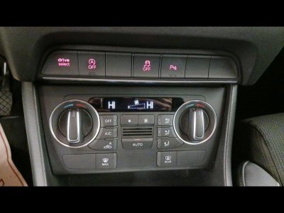 Audi Q3 20 TDI 120ch S line - 17