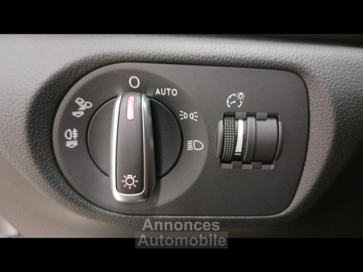 Audi Q3 20 TDI 120ch S line - 19