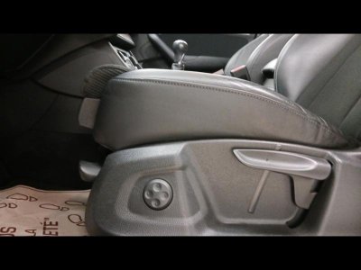 Audi Q3 20 TDI 120ch S line - 20