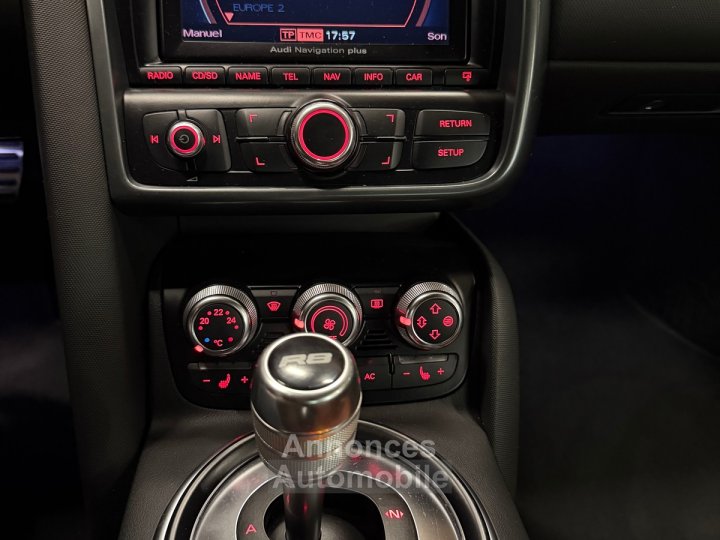 Audi R8 Quattro V8 - 12