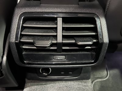 Audi Q3 45 TFSIe 245 ch S tronic 6 S line - 24