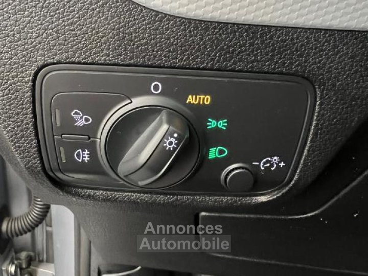 Audi Q2 35 TFSI COD 150 S tronic 7 Design Luxe - 25