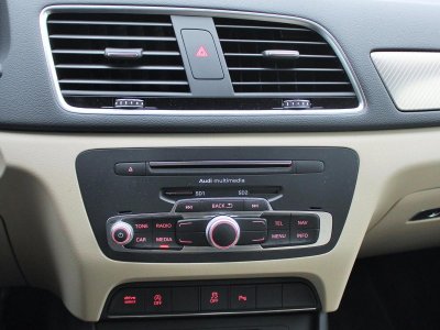 Audi Q3 14 TFSI 150ch COD Ambition Luxe S-tronic- Garantie 12 Mois - 19