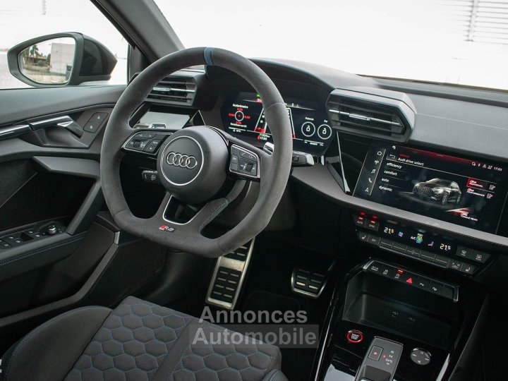 Audi RS3 SportBack Performance Edition 1 of 300 - Malus pay&eacute; - Carte grise fran&ccedil;aise - TVA apparente - 998 &euro;/mois - Toit pano, audio B&O - 17