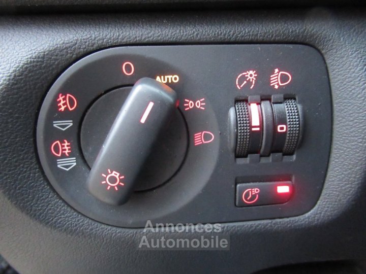 Audi A3 20 FSI 150CH AMBITION LUXE TIPTRONIC 3P - 12