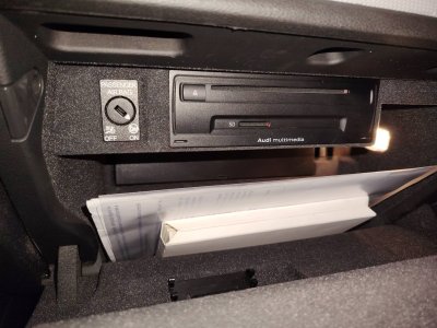 Audi A3 III 16 TDI 110ch FAP Ambition Luxe S tronic 7 - 16