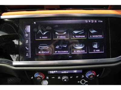 Audi Q3 15 35 TFSI - 150 - S-tronic Design Luxe SUIVI COMPLET - 14