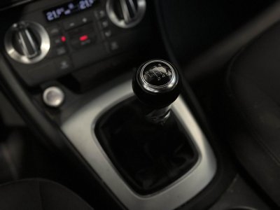 Audi Q3 Quattro 20 TDI 140ch Ambiente - Attelage - 14