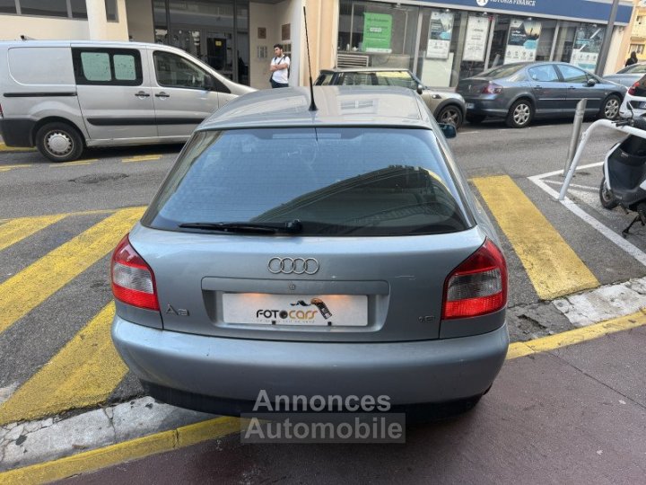 Audi A3 16 100CH AMBIENTE 5P - 4