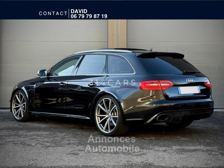 Audi RS4 AVANT Quattro 42 V8 FSI 450 FACELIFT - 3