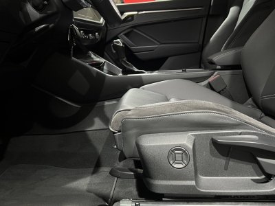 Audi Q3 35 TFSI 150 ch S tronic 7 S line   - 19