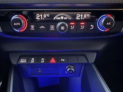 Audi A1 Sportback 40 TFSI 200CH S LINE TRONIC 6 - 16