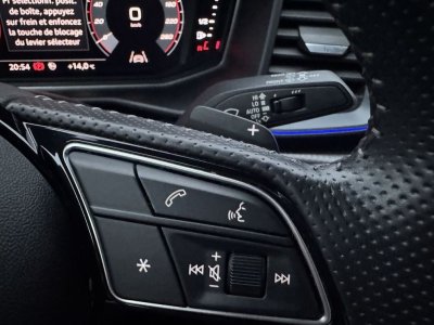 Audi A1 Sportback 40 TFSI 200CH S LINE TRONIC 6 - 18