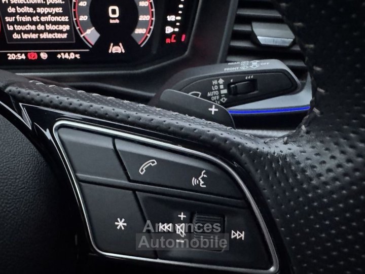 Audi A1 Sportback 40 TFSI 200CH S LINE TRONIC 6 - 18