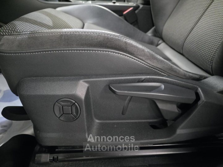 Audi Q3 20 TDI - 150 - BV S-tronic S-Line - 32