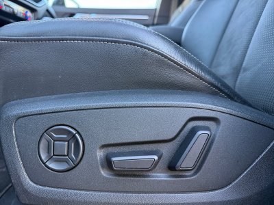 Audi Q3 35 TDI 150 ch S tronic 7 S line - TOIT OUVRANT - CARPLAY - CAM RECUL - JANTES 19 SPORT - SIÈGES ÉLÉCS CHAUFFANTS - 19