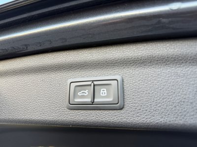 Audi Q3 35 TDI 150 ch S tronic 7 S line - TOIT OUVRANT - CARPLAY - CAM RECUL - JANTES 19 SPORT - SIÈGES ÉLÉCS CHAUFFANTS - 20