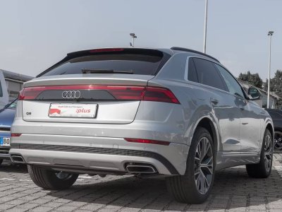 Audi Q8 55 TFSIe Q S LINE FACELIFT LM21 HuD AHK 360 - 2