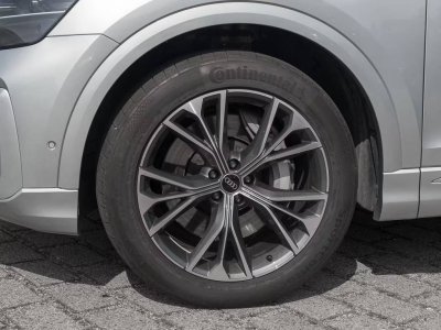 Audi Q8 55 TFSIe Q S LINE FACELIFT LM21 HuD AHK 360 - 6