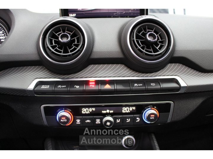 Audi Q2 14 TFSI COD - 150 S Line - Apple Carplay & Toit ouvrant - 24