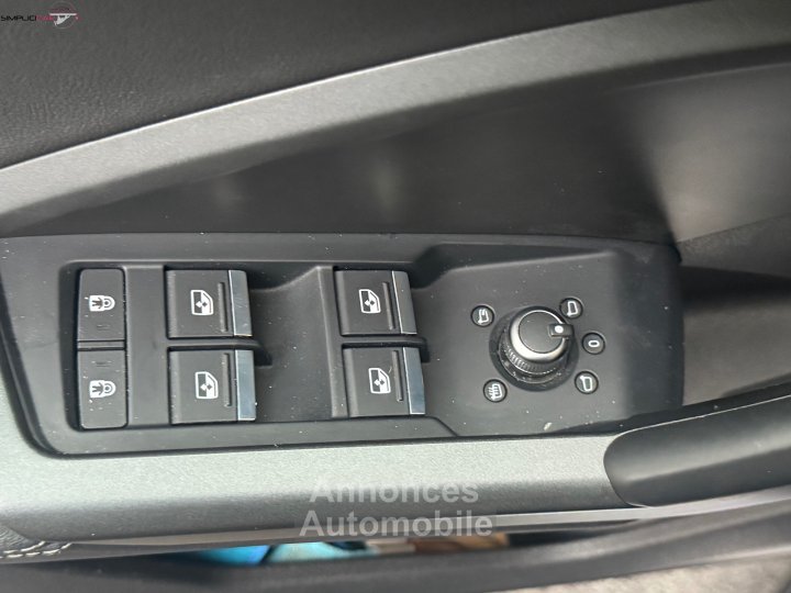 Audi Q3 35 TFSI 150 ch S tronic 7 S line - 24