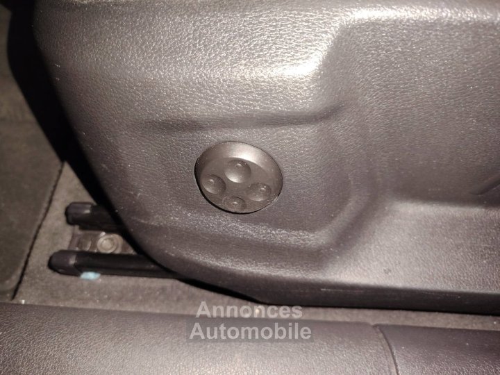 Audi Q3  20 TDI 184ch Ambition Luxe quattro S tronic 7 - 13