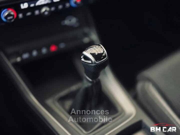 Audi Q3 15 35 TFSI 150 S-LINE - 14