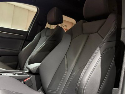 Audi Q3 45 TFSIe 245 ch S tronic 6 S line   - 9