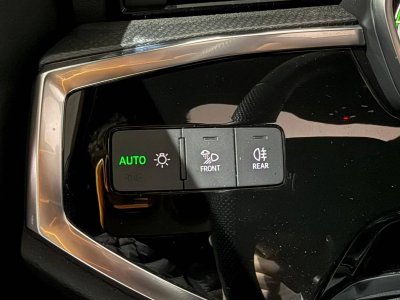 Audi Q3 45 TFSIe 245 ch S tronic 6 S line   - 15