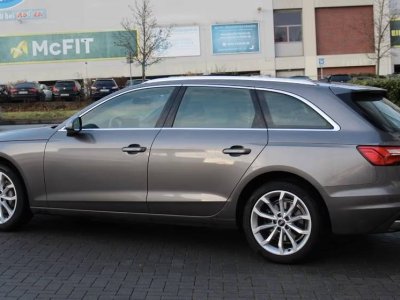 Audi A4 Avant 40 TDI qu S-Line Pano AHK 18" Rollo´s - 4